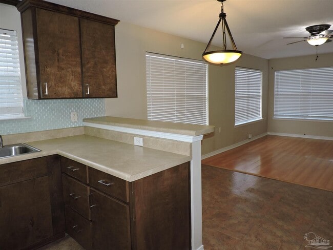 Building Photo - 8110 Heirloom Dr