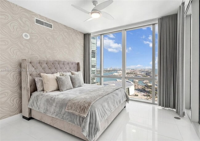 Building Photo - 851 NE 1st Ave