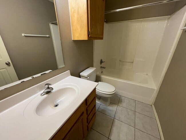 Building Photo - 10601 Canton Ave