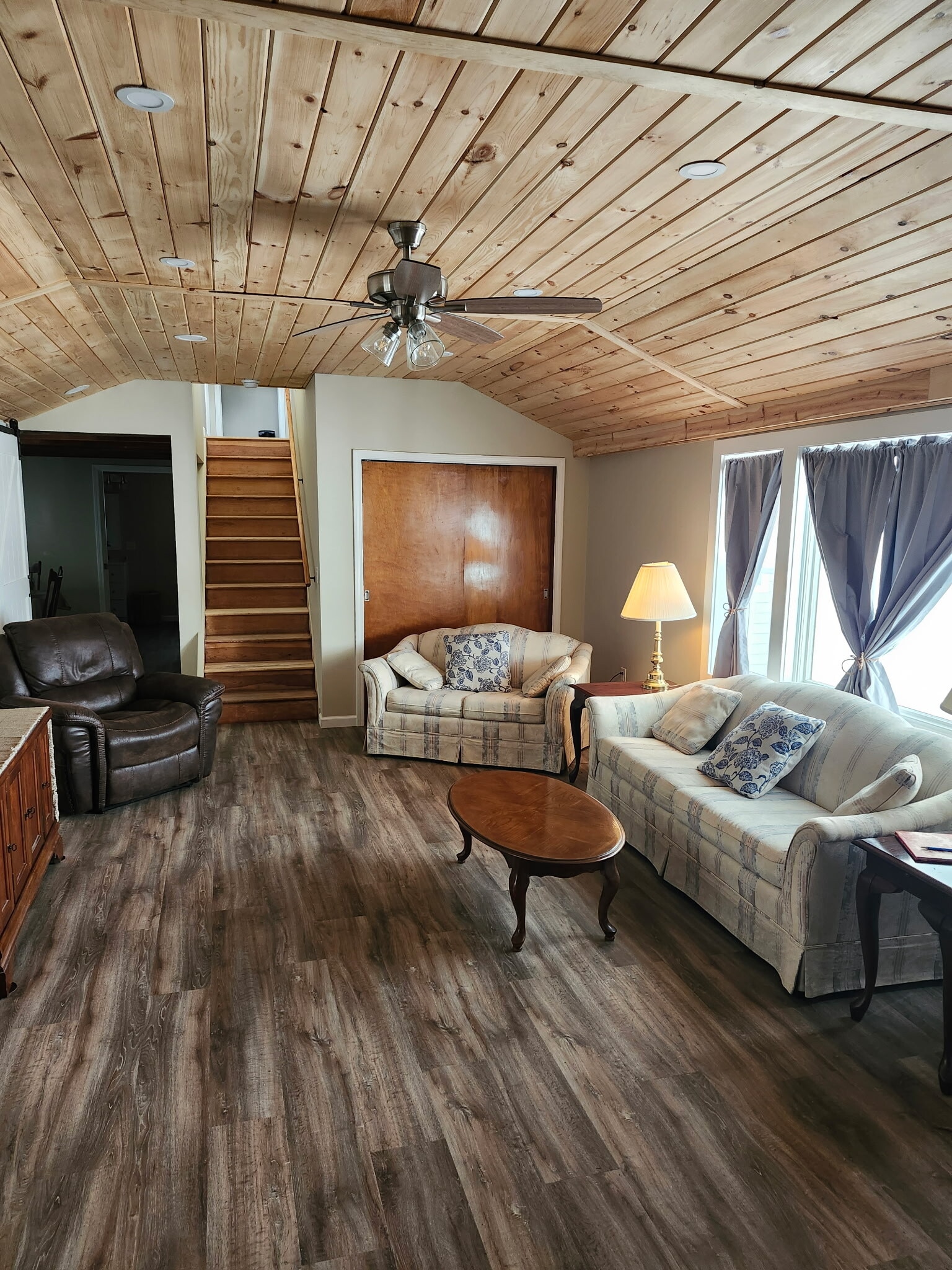 Stairway to UPSTAIRS North and South Bedrooms & Full Bath - 8152 Wilson Karr Rd