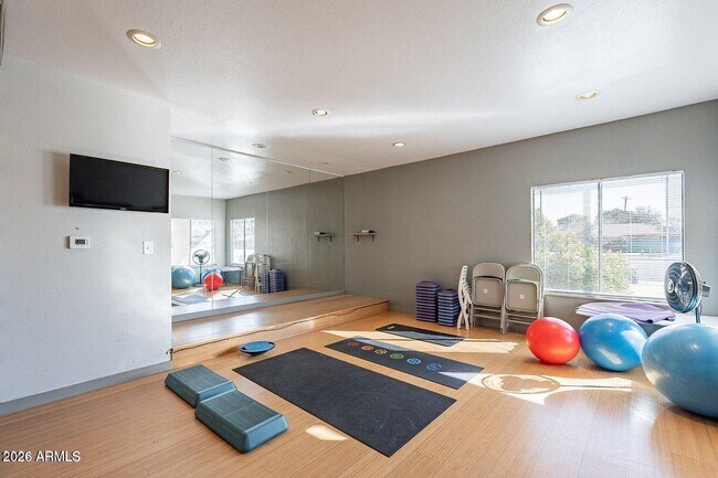 Building Photo - 3600 Hayden Rd