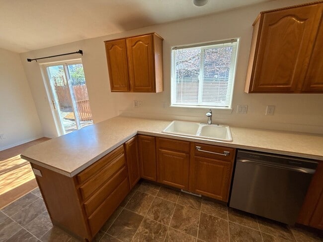 Building Photo - 1843 Olympic Dr E