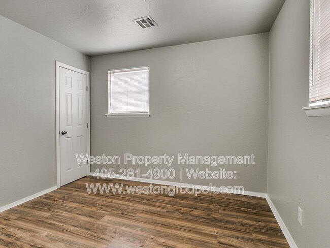 Building Photo - 1605 Cynthia Dr