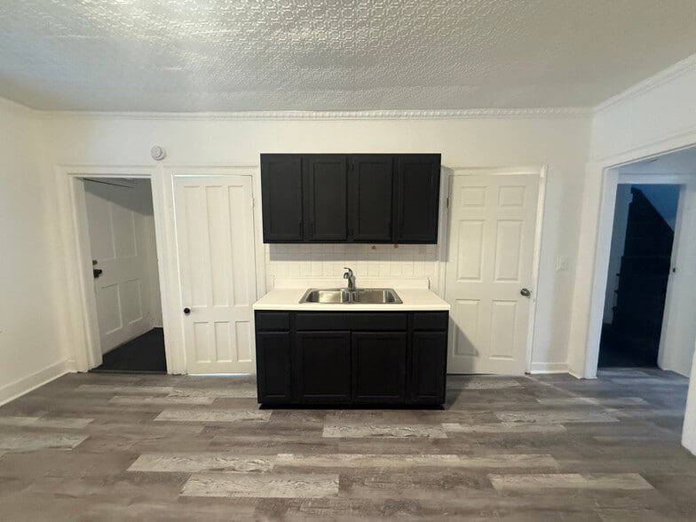 Building Photo - 37 Harmony St