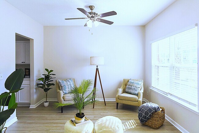 Building Photo - 1430 Evergreen Trl