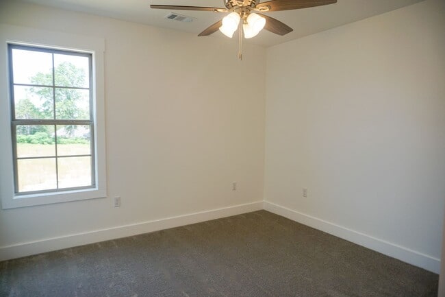 Building Photo - BRAND NEW 4 Bedroom, 2 Bath Home in Nettleton School District!