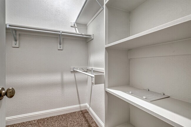 Building Photo - 207 Gardenia Dr