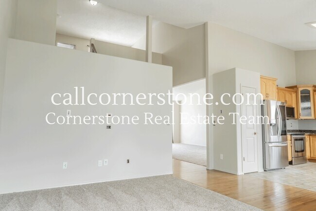 Building Photo - 4640 Kashmire Dr