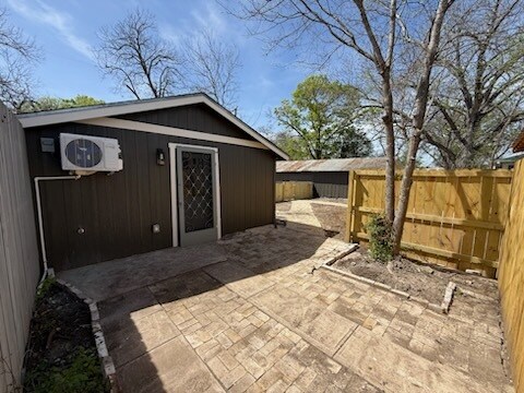 Building Photo - 1120 Rigsby Ave