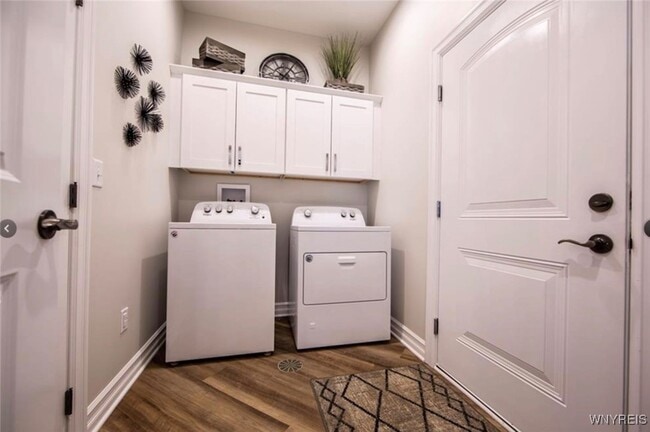 Building Photo - 5281-5287 Chestnut Ridge Rd