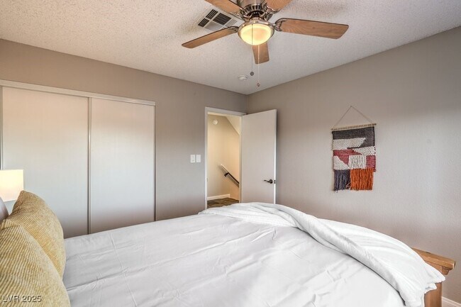 Building Photo - 5198 Hibbetts Dr