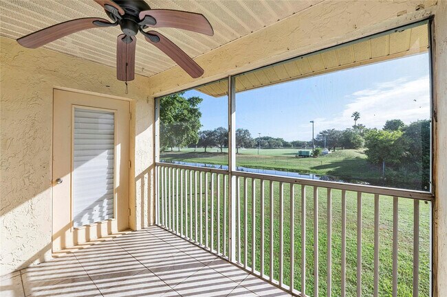 Building Photo - 967 Coral Club Dr