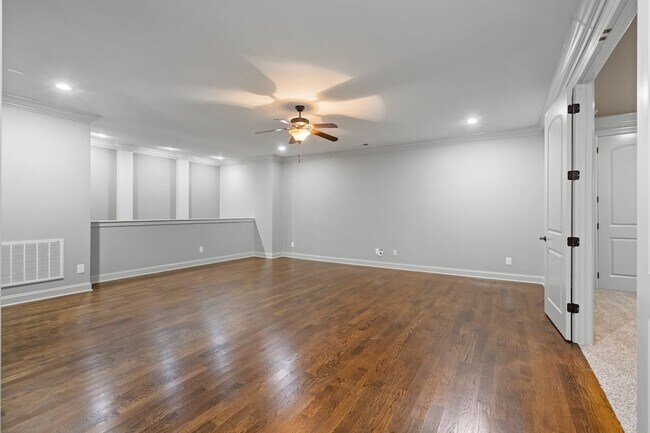 Building Photo - 444 Wild Elm St