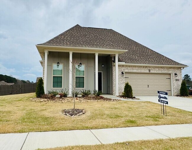 Building Photo - FENCED yard-great location at the base of Keel Mountain