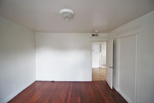 Building Photo - 2026/2027 JHU Off-Campus Awesome 6bd/3ba spacious and CAC! Available 6/15