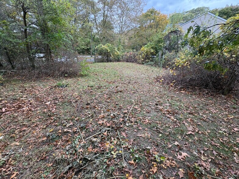 Building Photo - 2 Seawanhaka Ave
