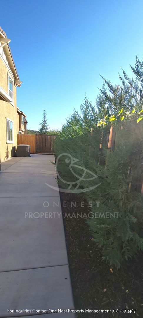 Building Photo - Gorgeous 4 bedroom 3 bath Rocklin Home