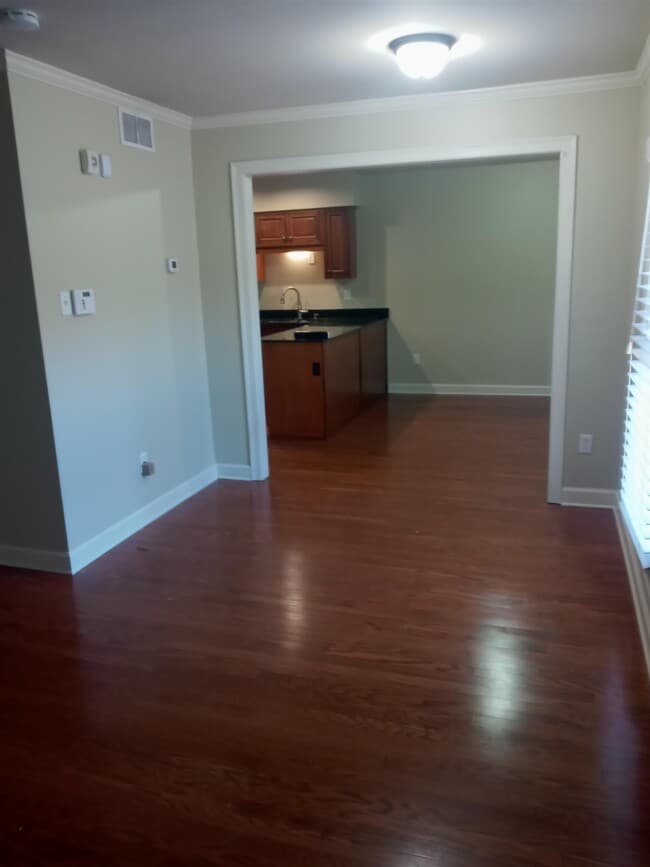 Building Photo - 676 Hotchkiss Ln