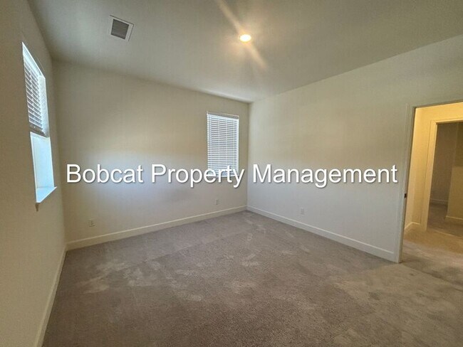 Building Photo - 1751 Boundary Peak St