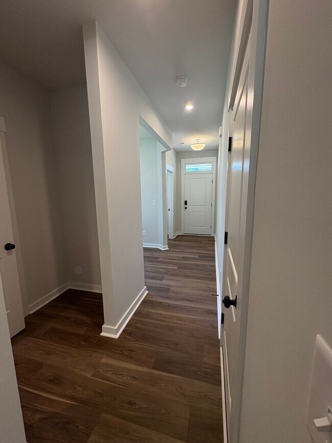 Building Photo - New Construction 3BR/2.5 BA in Griffith Lakes