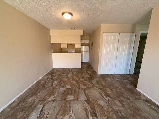 Building Photo - 5420 SE 30th Pl