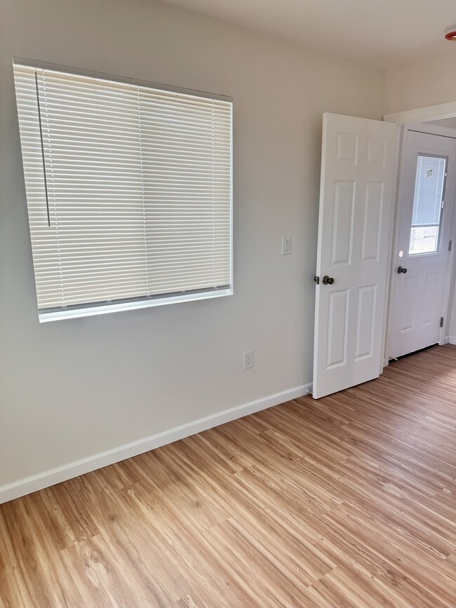 Building Photo - Ridgeway Home