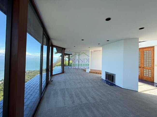 Building Photo - 509 Cloudview Trail