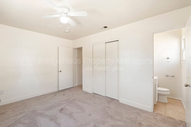 Building Photo - 5625 Gables St