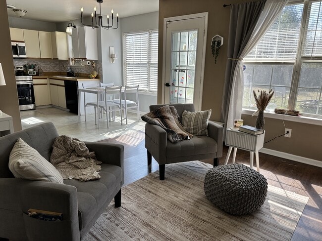 Building Photo - 213 Mahogany Dr