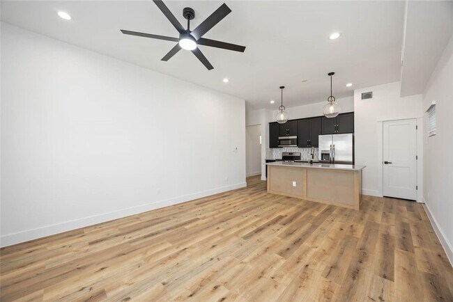 Building Photo - 8009 Cora St