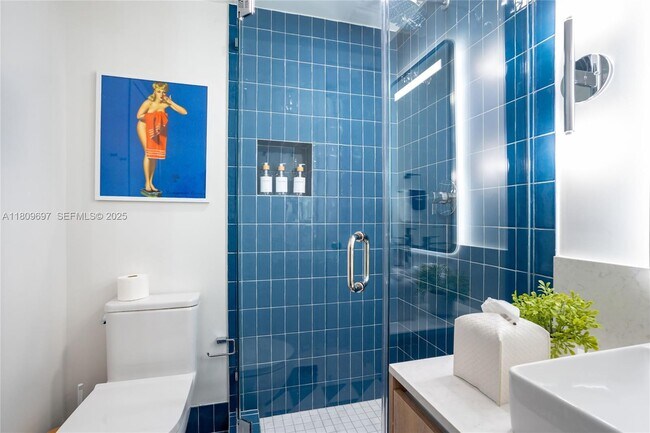 Building Photo - 601 NE 1st Ave