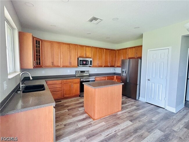 Building Photo - 8041 Allamanda Ct