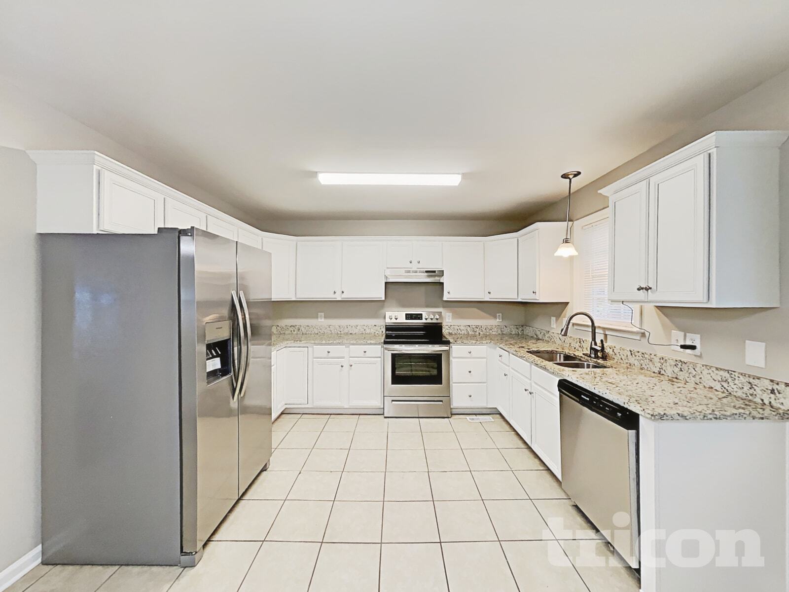 Building Photo - 3012 Brittany Dr