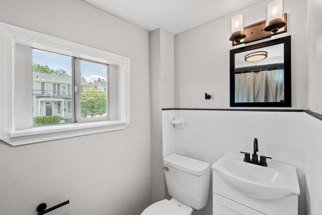 Building Photo - Gorgeous 3 bedroom home in Verona available September 1!