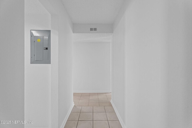 Building Photo - 6552 La Mirada Dr E