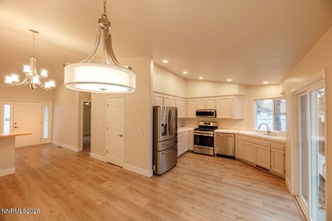 Building Photo - 7562 Wheeldale Cir