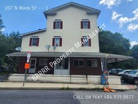 Building Photo - **Heat Included** 1st Floor, 1 Bedroom 1 b...