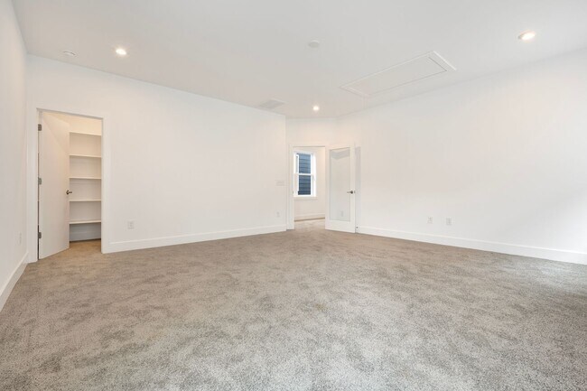 Building Photo - Modern 4 Bedroom and Fenced Yard in Chatham Park Pittsboro!