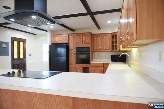 Building Photo - 2A Harvey Ave