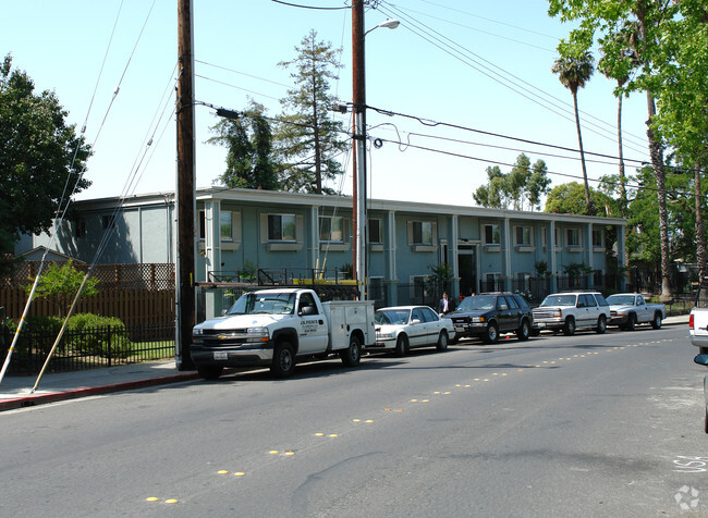 Building Photo - Tara Linda Manor Apartments