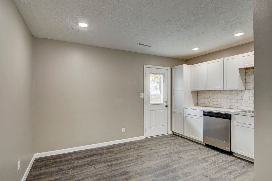 Building Photo - 1017 Hiatt St