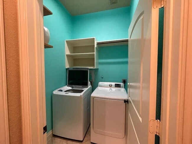 Building Photo - 6706 Aqua Falls