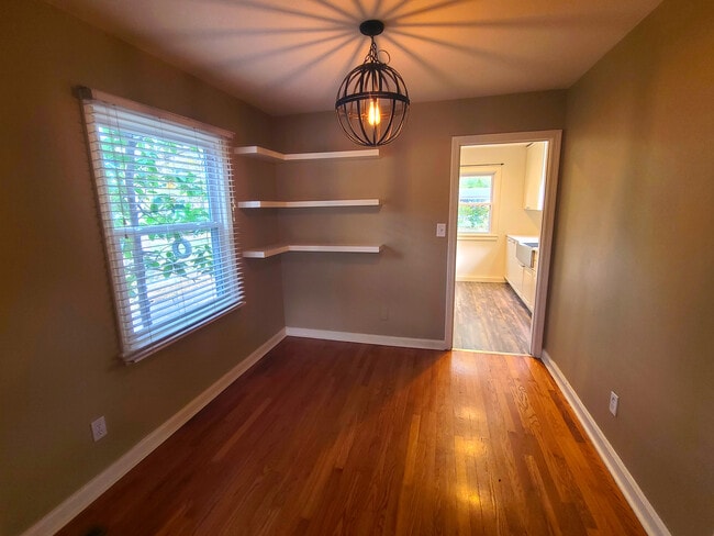 Building Photo - 8217 Belleview Ave