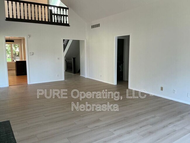 Building Photo - 15527 Mason Cir