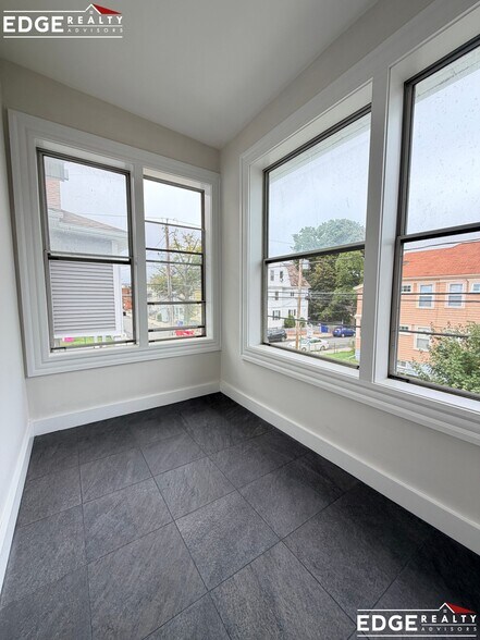 Building Photo - 41 Gardena St