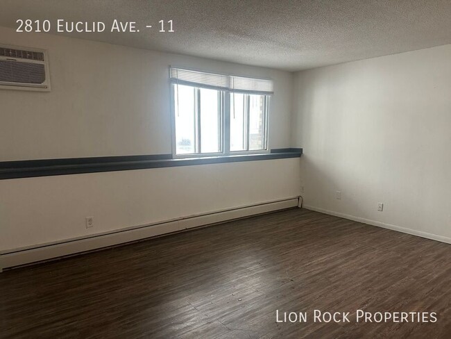 Building Photo - Pet Friendly! Charming 2-Bedroom Apartment...