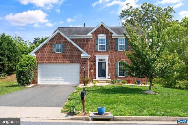 Building Photo - 662 Holly Hill Dr