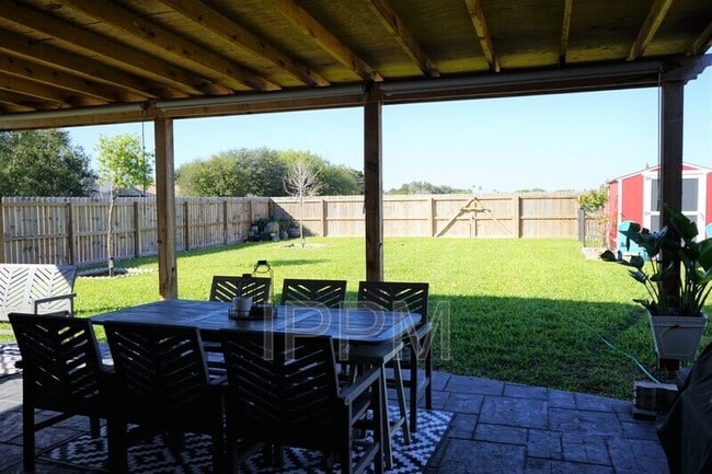 Building Photo - 2234 S Christian Cir