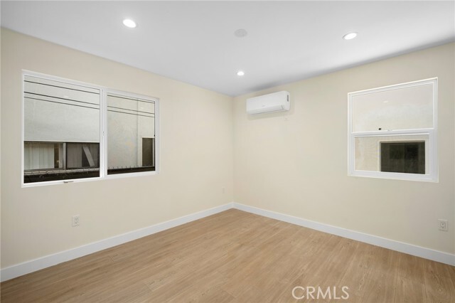 Building Photo - 1007 W Angeleno Ave
