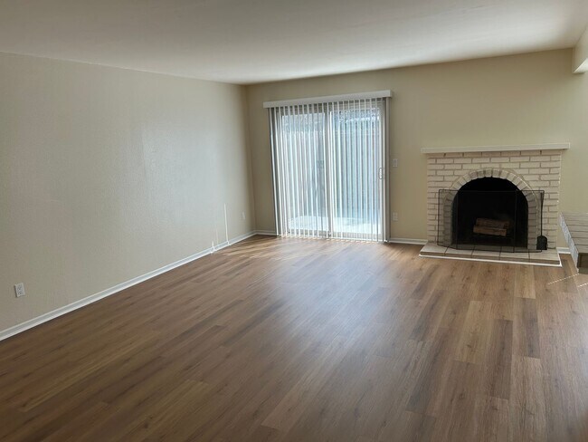 Building Photo - 3 Bedroom Home Near UCSD, UTC Mall, and Be...